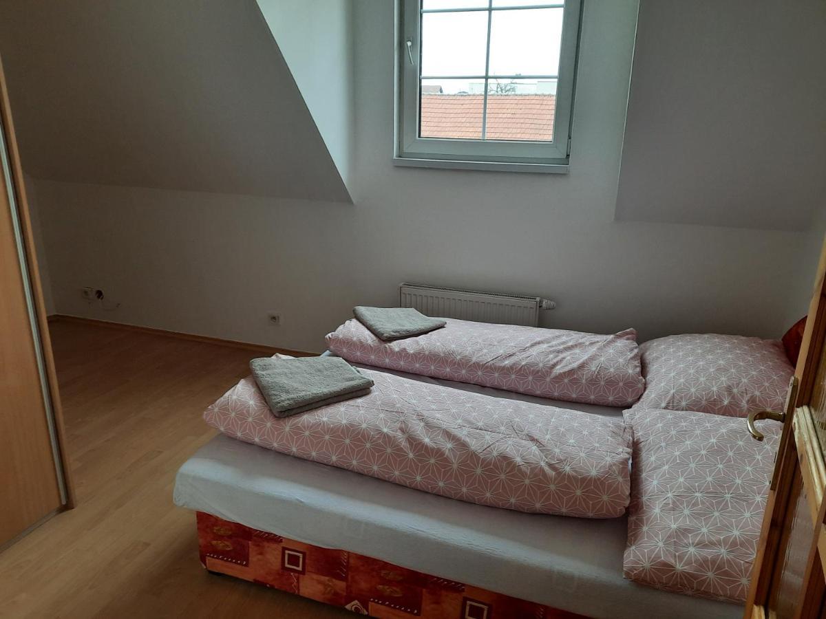Apartman Chiarita Nemsova Экстерьер фото