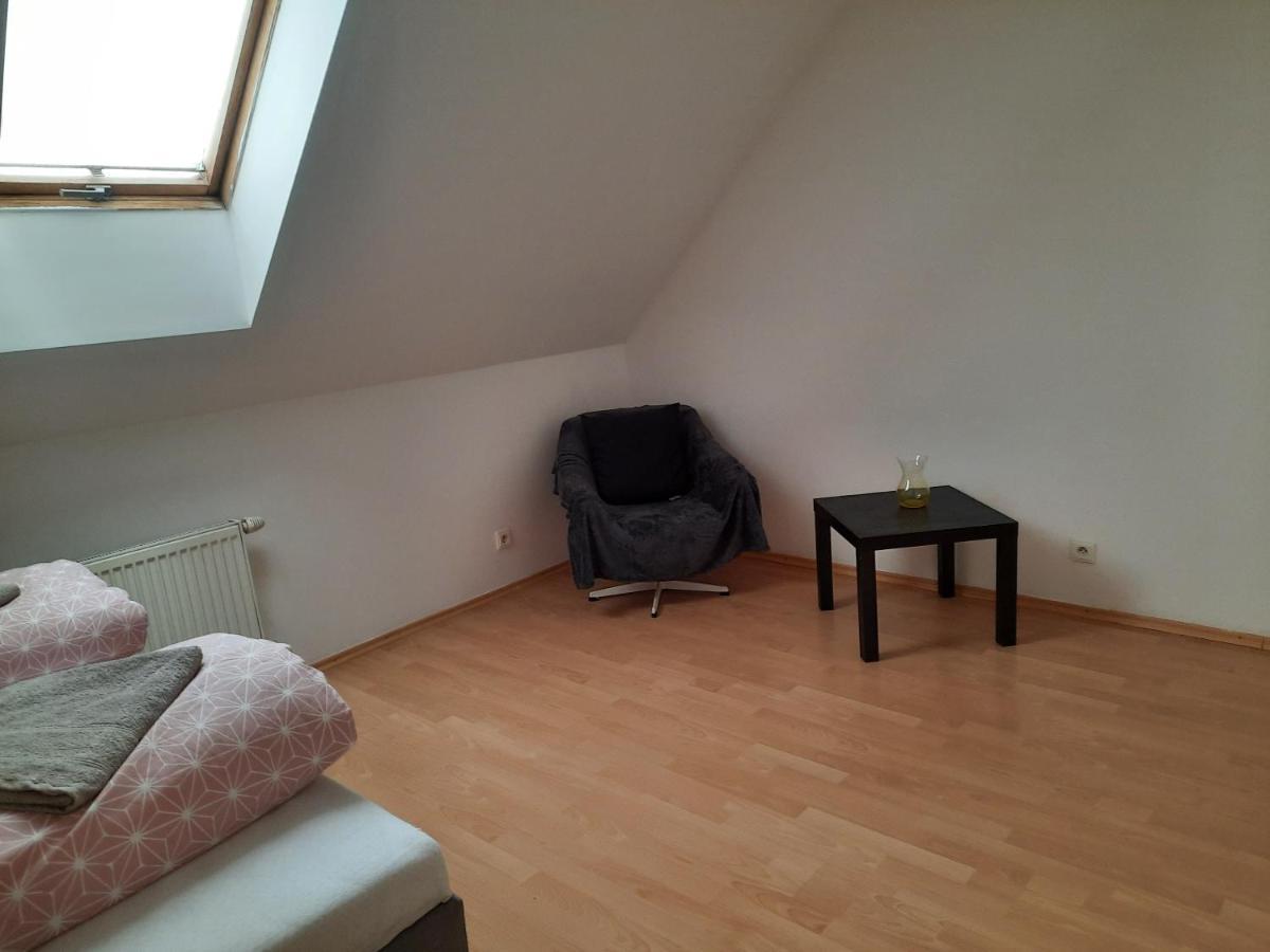 Apartman Chiarita Nemsova Экстерьер фото